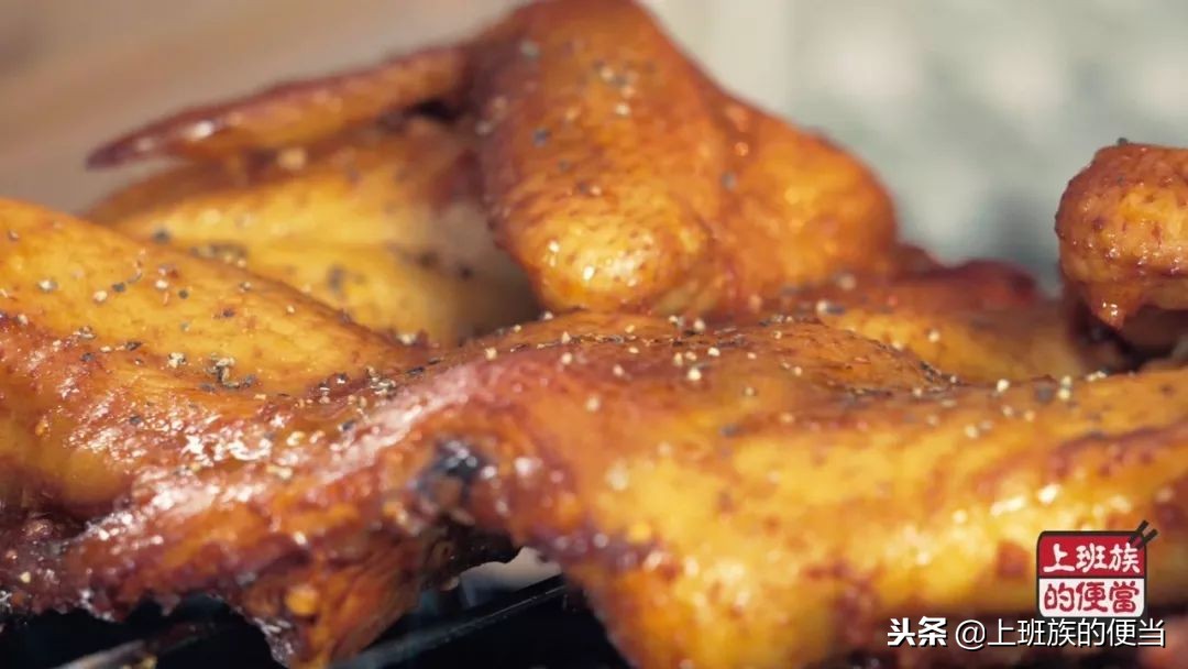 外焦里嫩的烤鸡怎么做,烤箱烤鸡怎么做到外焦里嫩