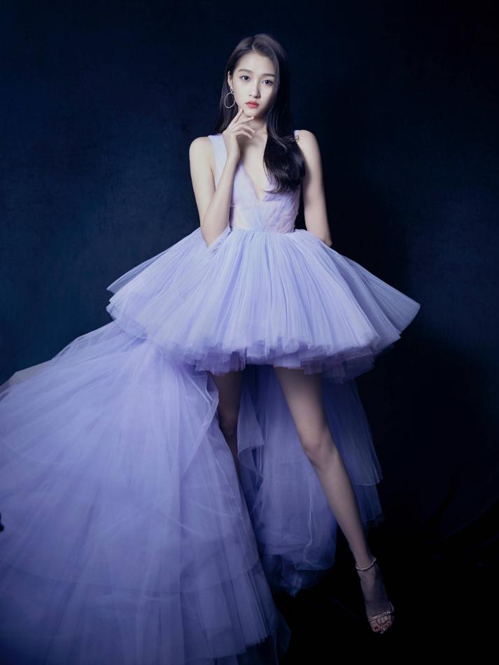 原来关晓彤也有傲人身材,关晓彤恋爱3年