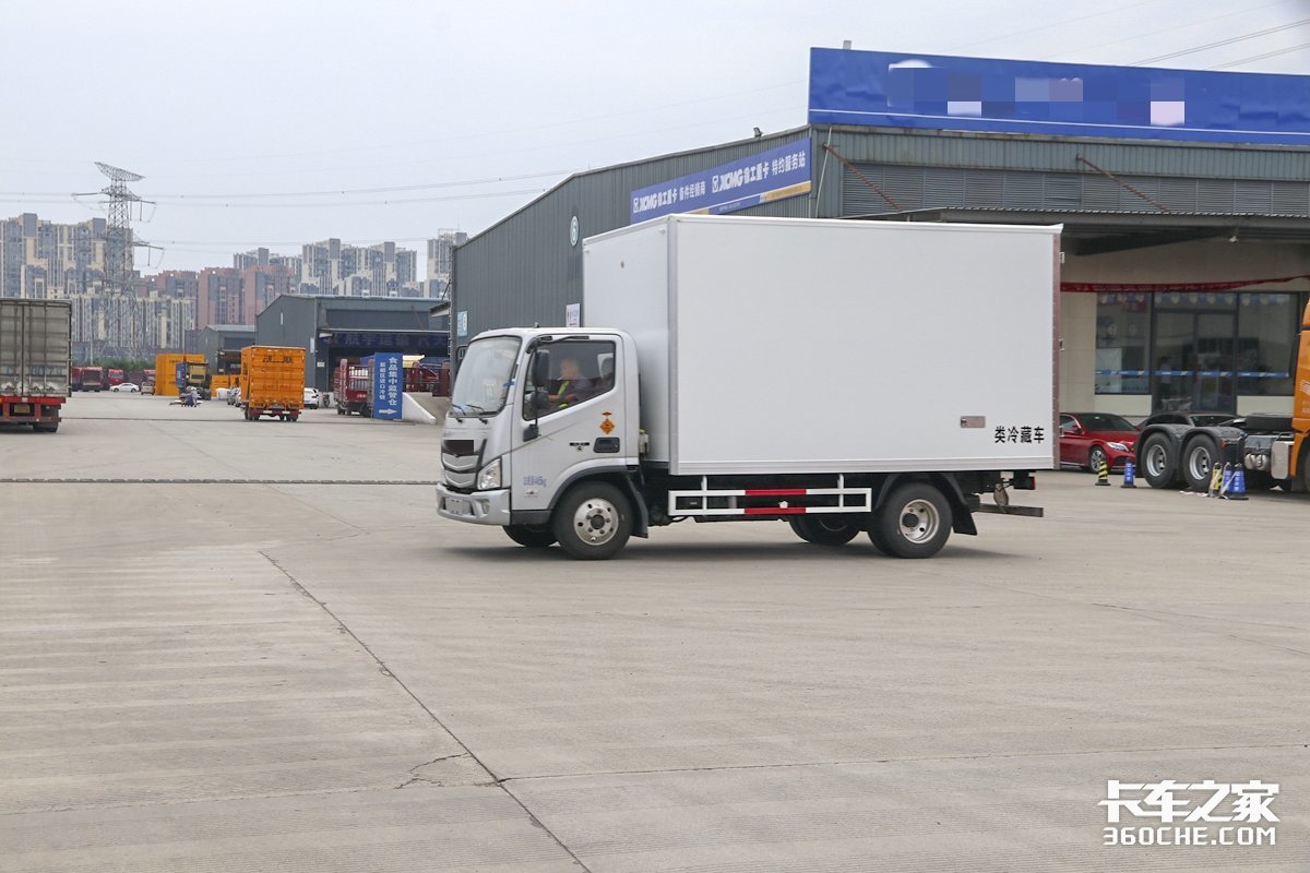 年检超重车辆最新规定,蓝牌轻卡年检称重几吨合格