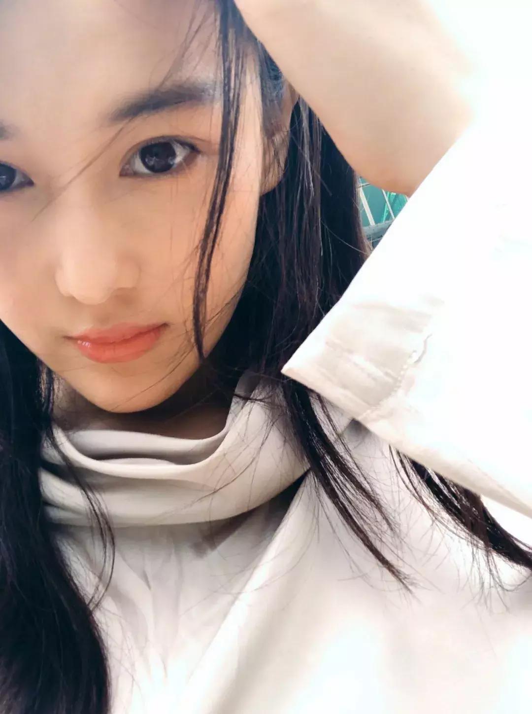 张馨予短发又飒又美,张馨予帅气超短发