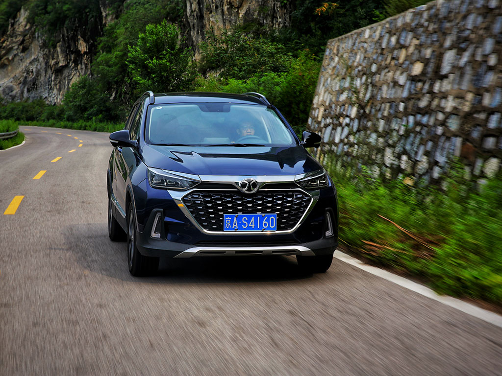 场爷撩车:5.99万起售的SUV如何让5位编辑对它的态度发生大转变?