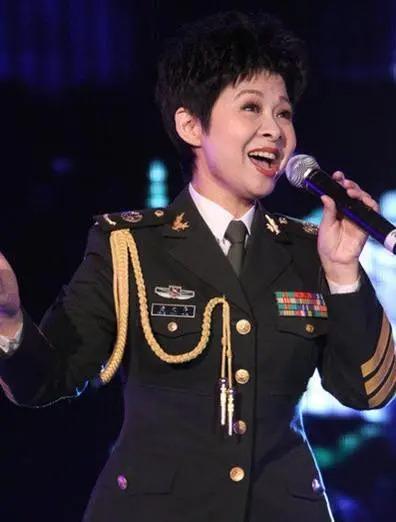 13次上春晚的人现状,曾上过22次春晚却因一句话被雪藏