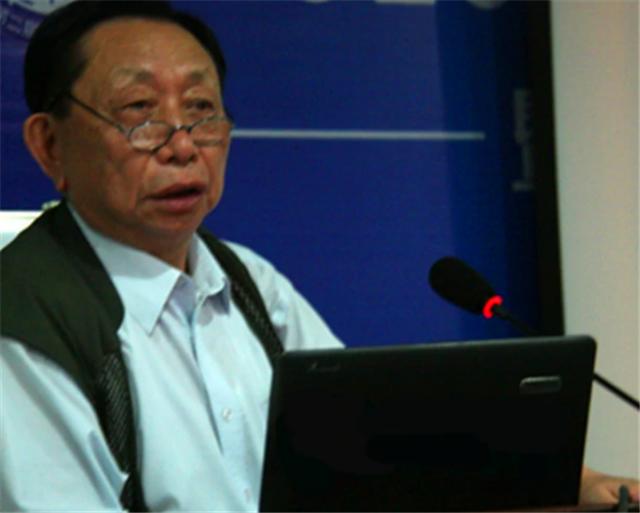 1976年末，*小平邓**秘密住进了*013院医**南楼