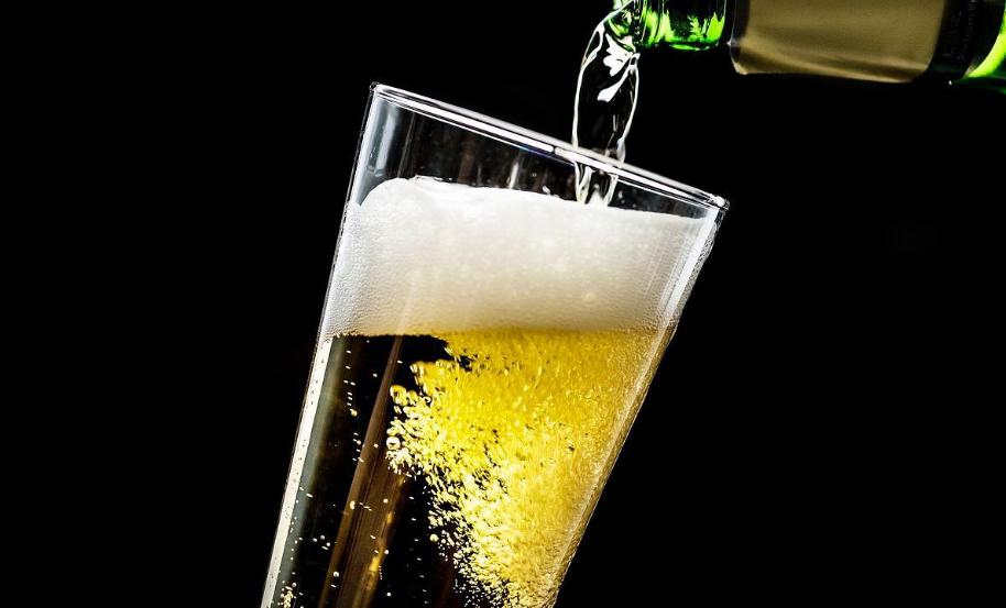 喝啤酒有什么技巧能不喝醉,喝啤酒技巧不易醉