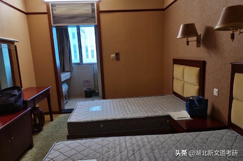 高校宿舍上床下桌天花板,高校宿舍叙利亚风格