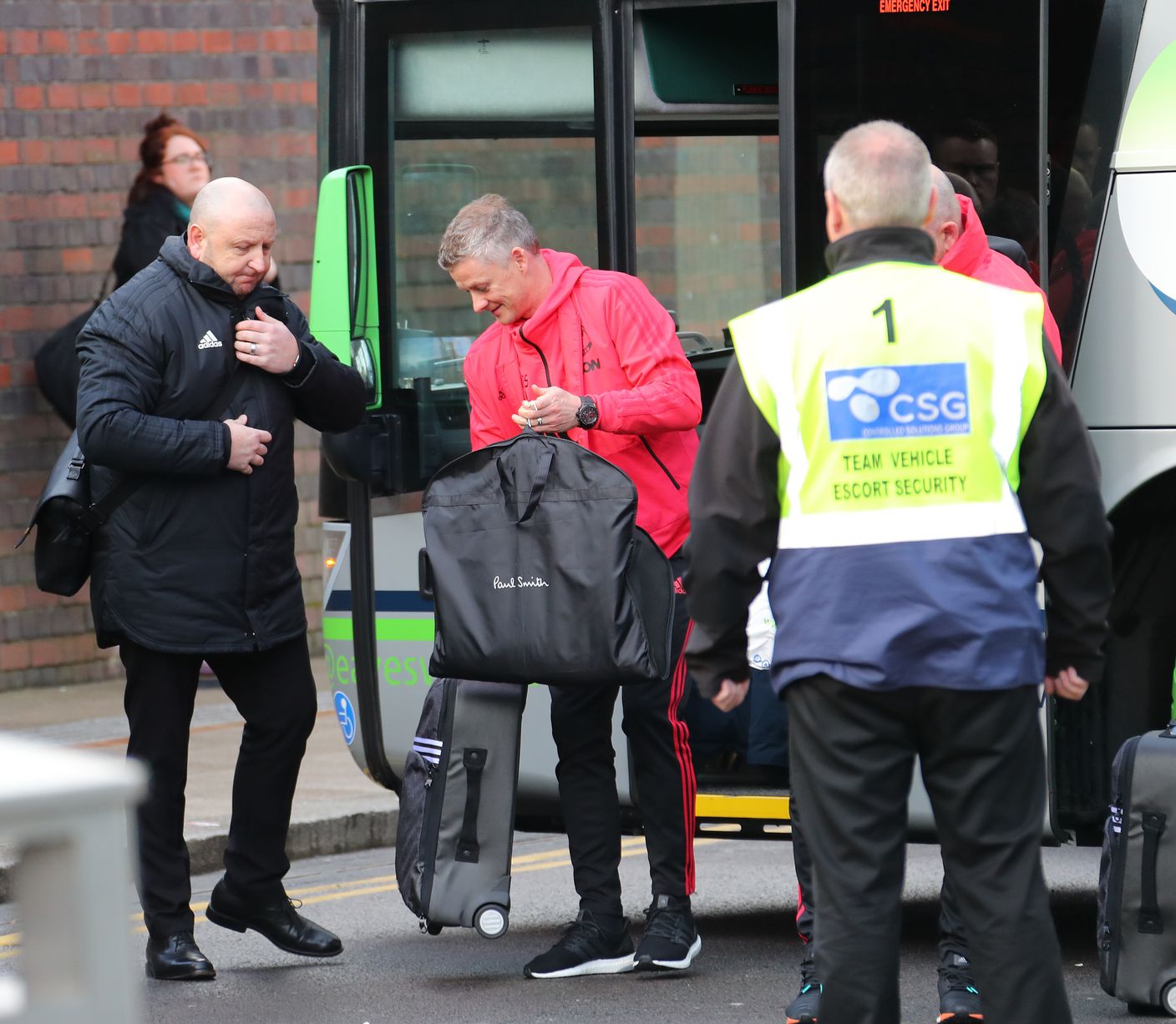 曼联为博格巴标价8000万欧,曼联官方宣布与索尔斯克亚续约