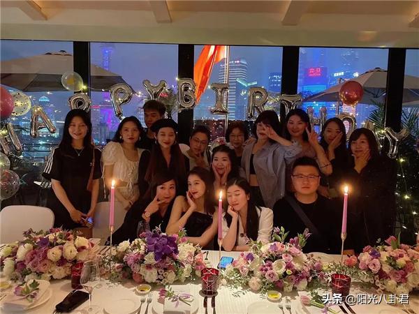 关晓彤晚宴现场视频,关晓彤生日聚会