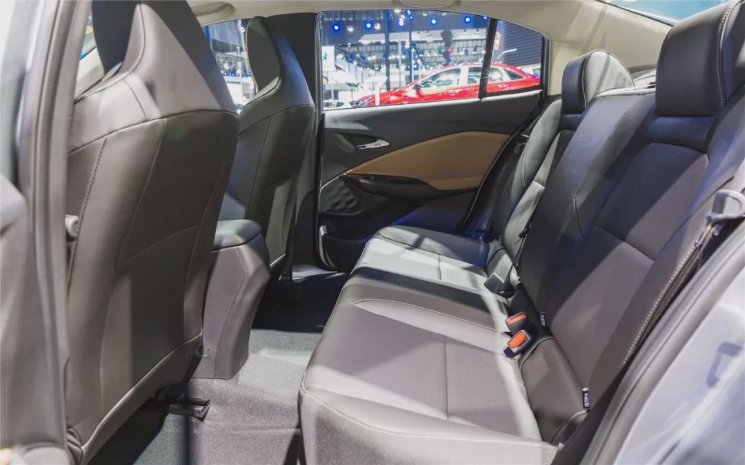 五年的雪佛兰科沃兹还能卖多少钱,雪佛兰科沃兹大概卖了多少辆车