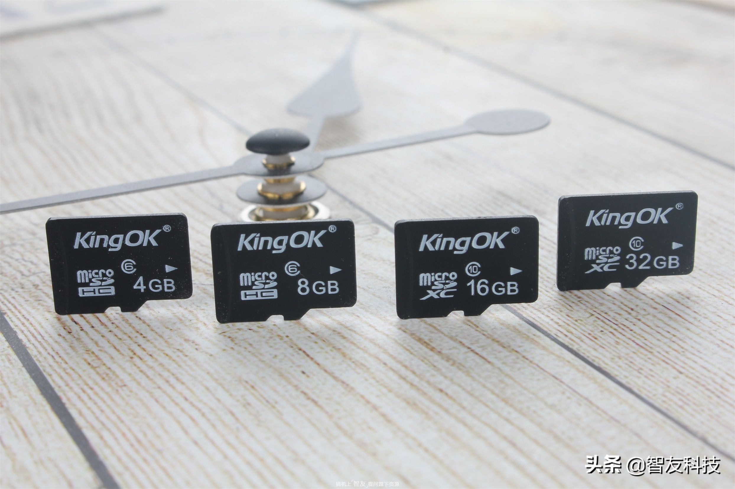 tf卡规格和型号的区别,买tf卡时还有一个大的卡是什么