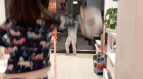 适合宅家里玩的亲子游戏,宅在家的幼儿与家长的亲子游戏