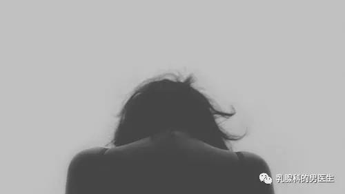 哺乳期遇到漂亮的人,哺乳期你经历过哪些尴尬的事