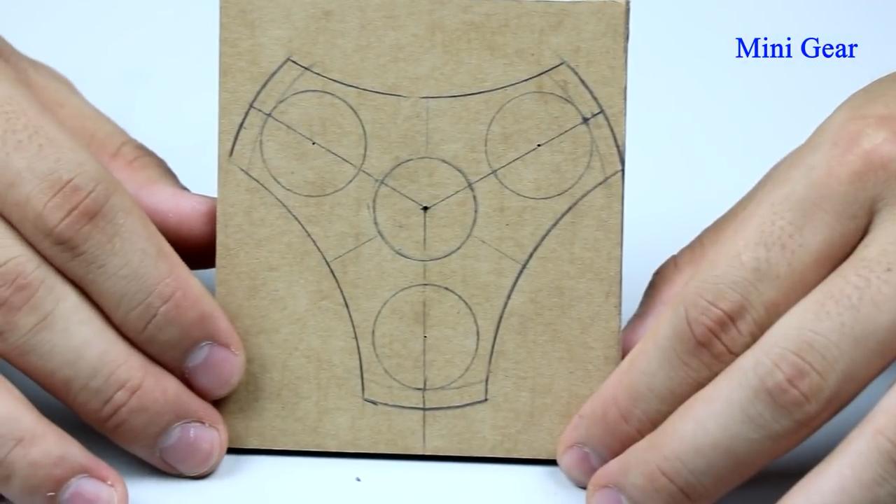 风火轮陀螺手工,如何制作指尖陀螺永动机