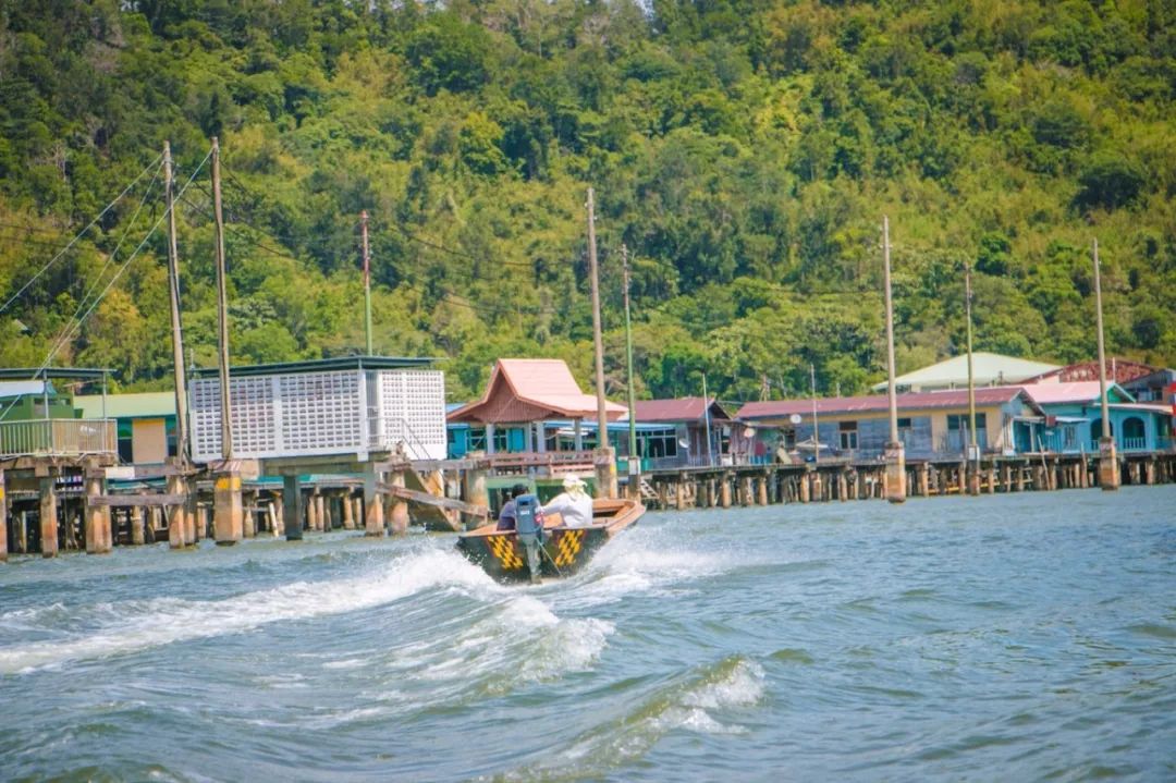 用黄金做房顶，人均5辆车，这个东南亚神秘国度比阿联酋还土豪