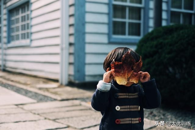 如何帮孩子打理压岁钱,过年教小孩要压岁钱的正确方式