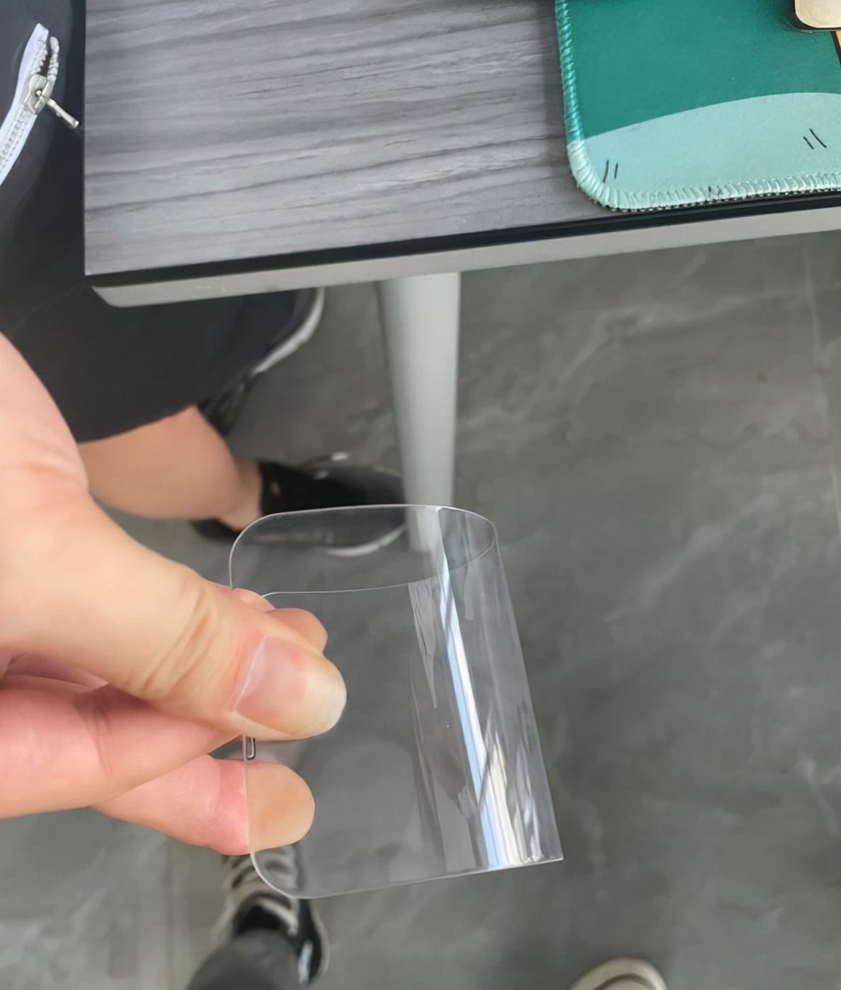 钢化膜是怎样炼成的？iPhone13钢化膜有什么优点和提升？