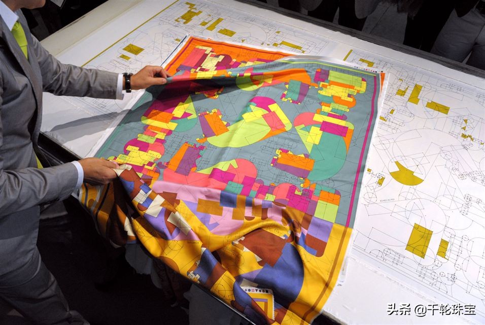 如何分辨爱马仕丝巾系列香水真假,怎么分辨爱马仕丝巾香水真假