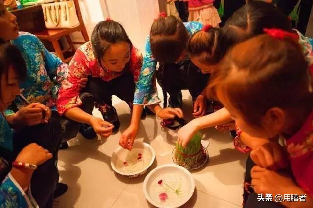 颇具神奇色彩的豆芽，是史上素菜佳品，更是人们对生活的美好期待