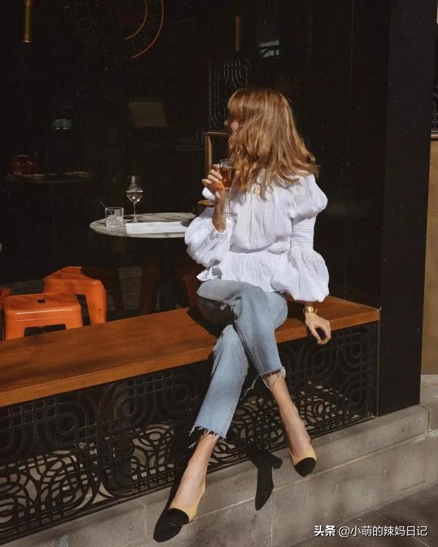 女人过了50岁不能穿硬底鞋怎么办,女人50岁以后穿高跟鞋好不好