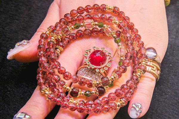 明星大咖同款！火了11年“锦鲤水晶”来啦，Blin...