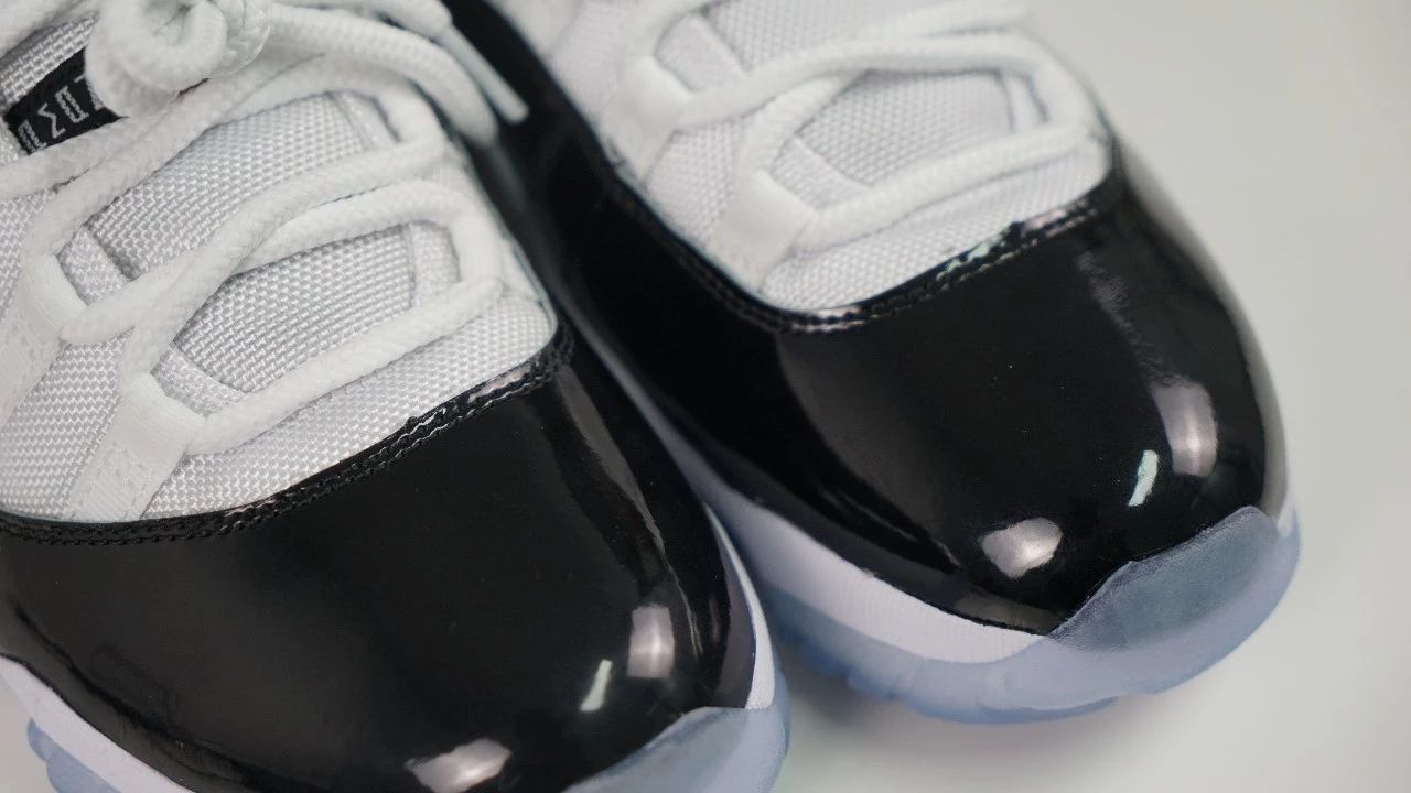 耐克aj11黑红,耐克aj11开箱