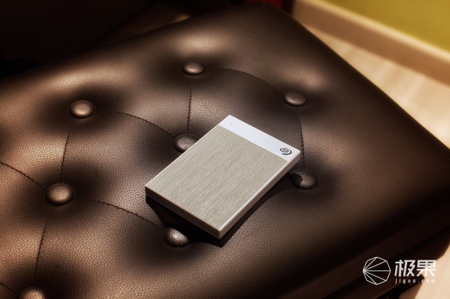 希捷锦系列硬盘测评,希捷3.5英寸1tb硬盘详细参数