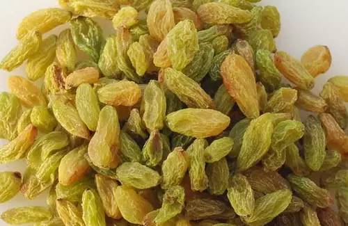 葡萄干怎样洗才干净又好吃,葡萄干用清水洗了再烤干行吗