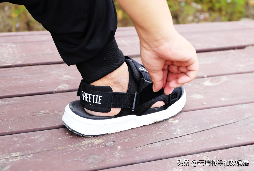 走出自己的品味——FREETIE两穿休闲凉鞋体验