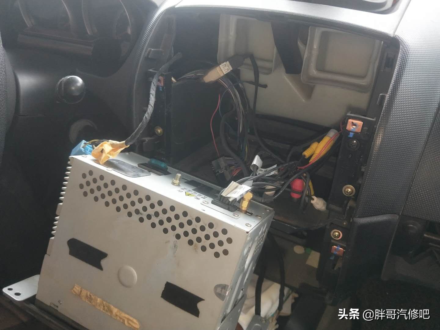 发动机高温缺水加了水又没事了,发动机高温报警防冻液都出来了