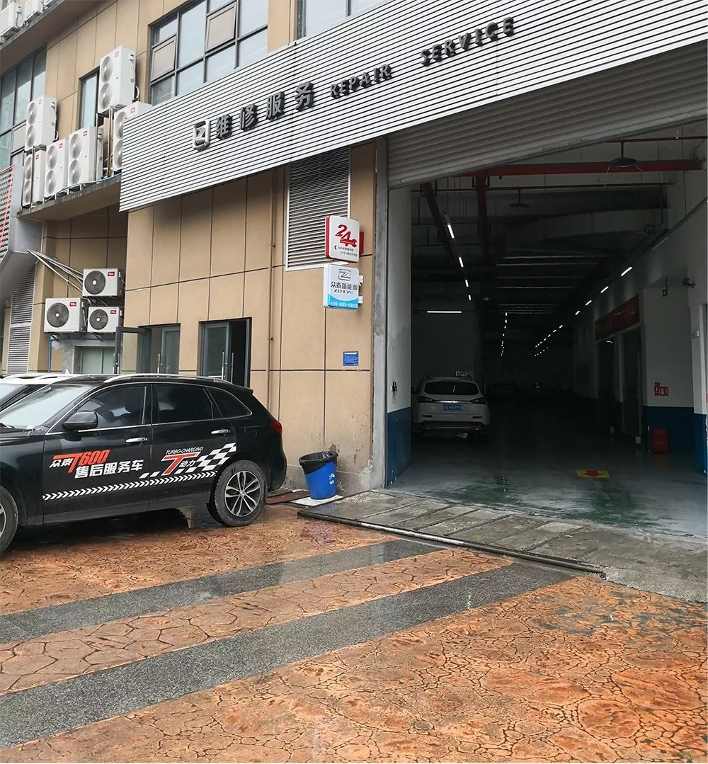 轿车座椅坏了找谁修,新买的车座椅就坏了怎么办