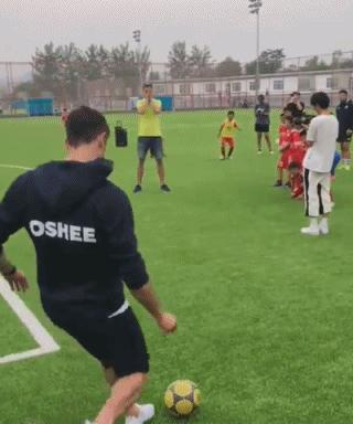 足球趣图100张图片,每日足球趣图