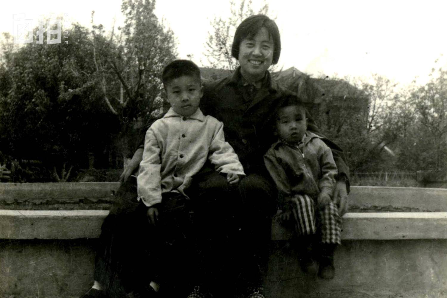 我和媳妇不生孩子，用省下的钱全款买车买房、雇阿姨和司机，享受人生