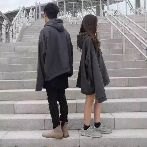 楼梯背景怎么拍照姿势好看,在废弃楼梯怎么复古拍照