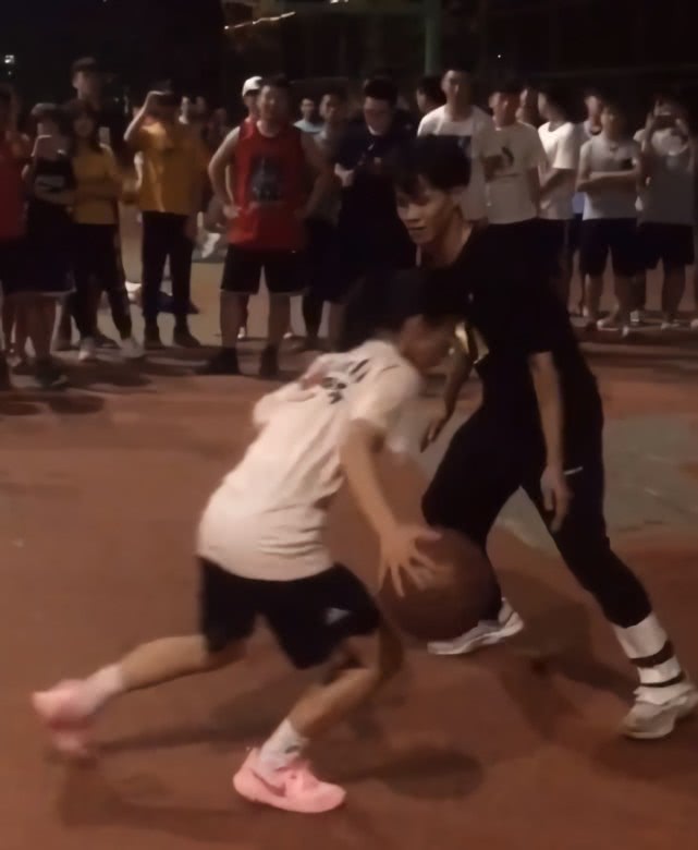 299元耐克气垫运动鞋樱花粉,耐克樱花粉女鞋推荐