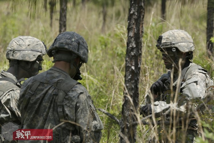 鎴樼敳杞伴福灏忚,鎴樼敳杞伴福璀﹀姟瀹炴垬瑙嗛