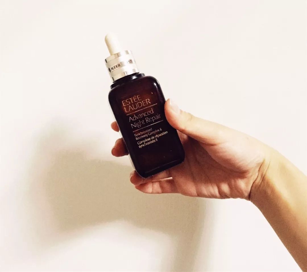 雅诗兰黛小棕瓶夜间修复精华,雅诗兰黛小棕瓶和珀莱雅精华