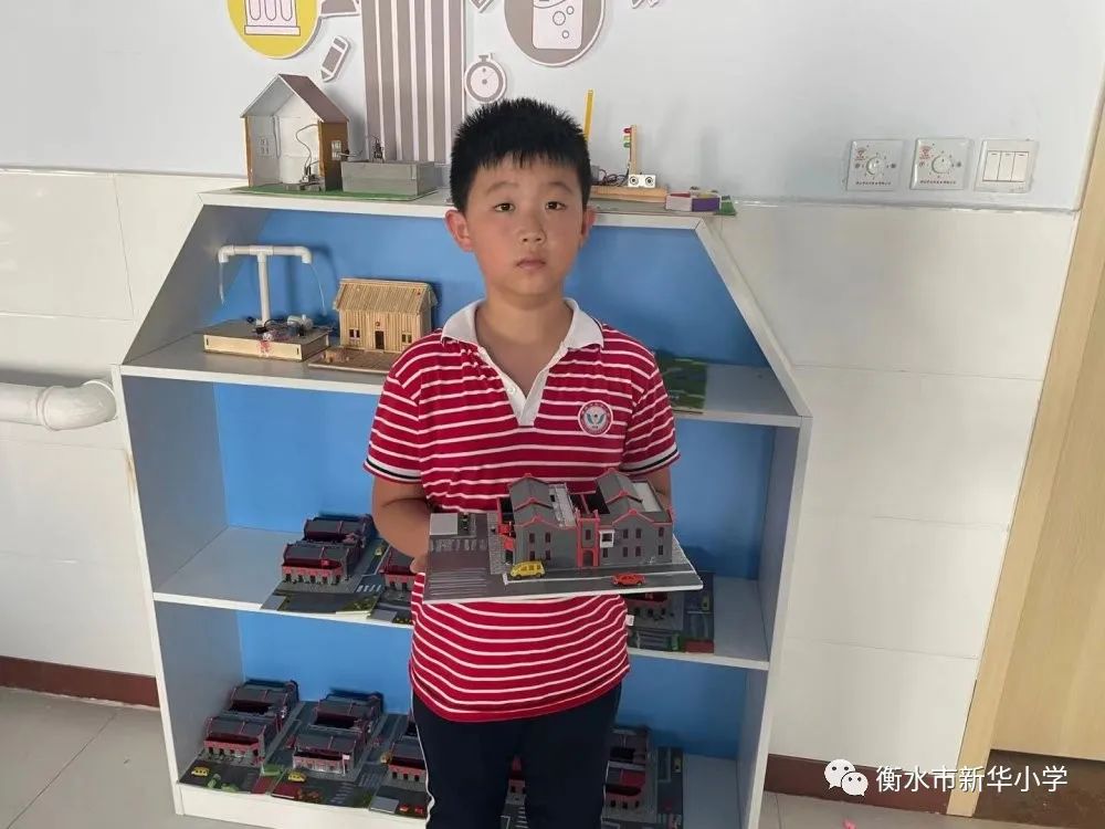 儿童学校兴趣小组,学校有三个兴趣小组共有学生180人