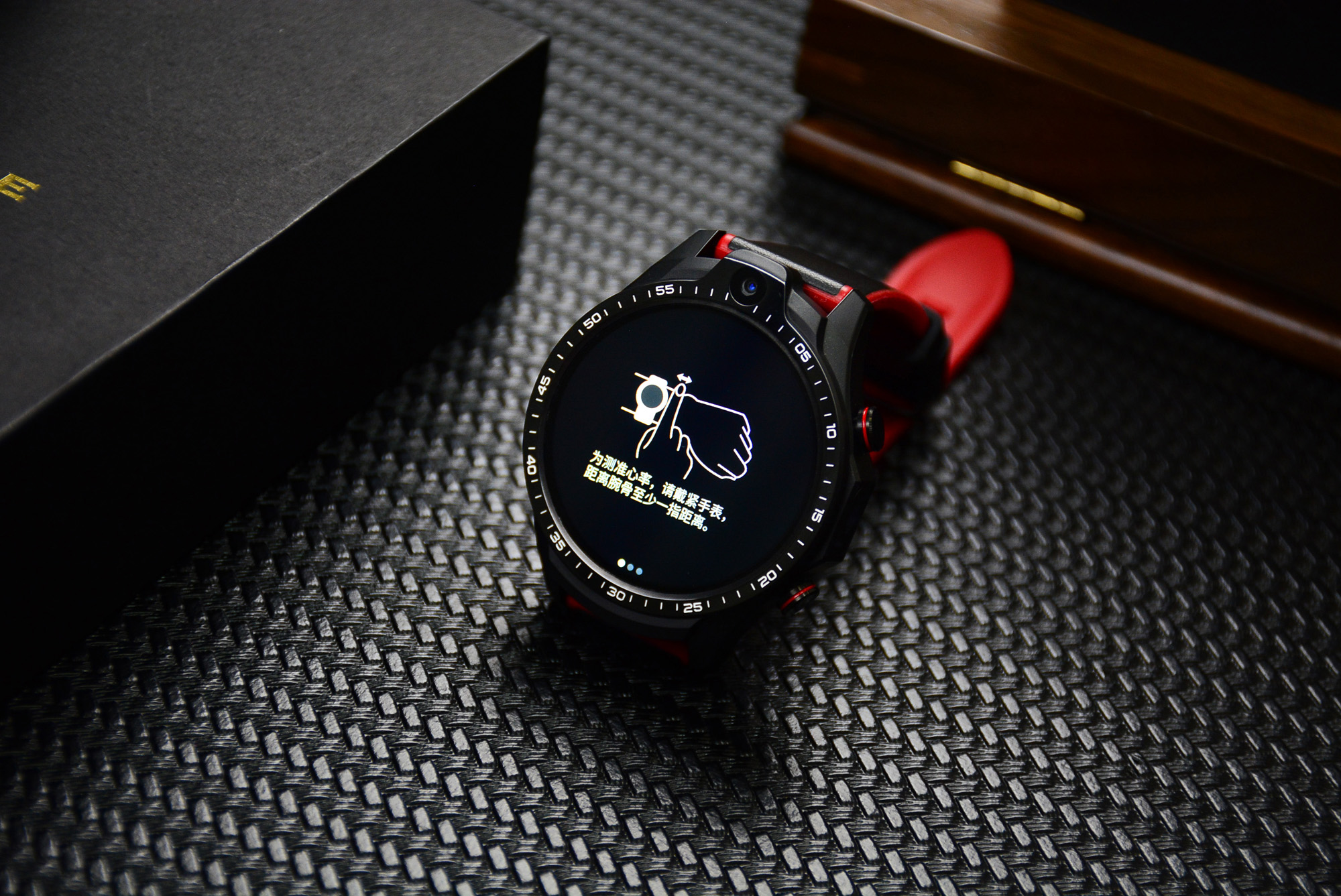 内存128g可插卡的电话手表,jeep黑骑士手表打王者