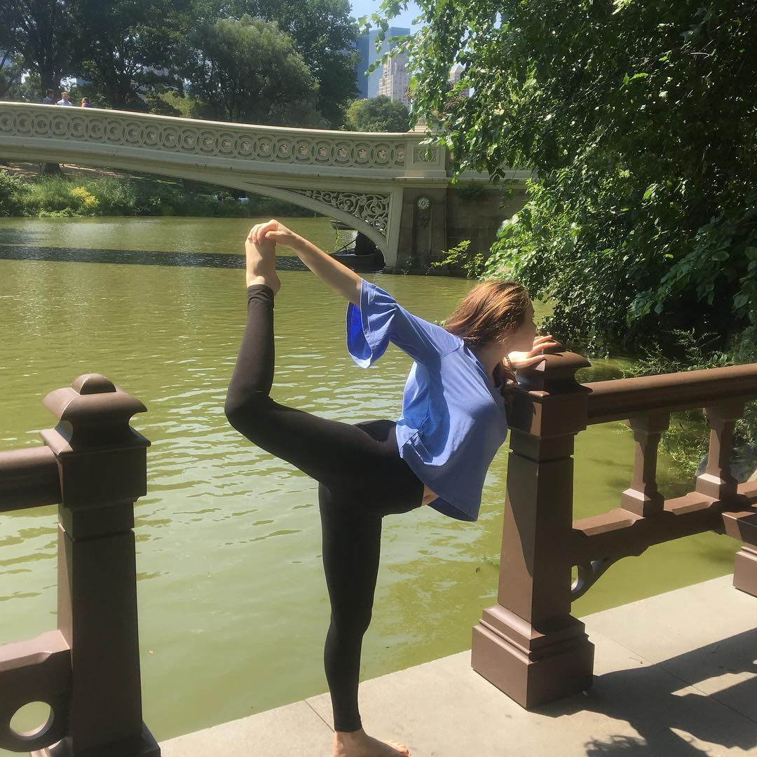 范冰冰复古短发刷新颜值巅峰,范冰冰短发造型西装