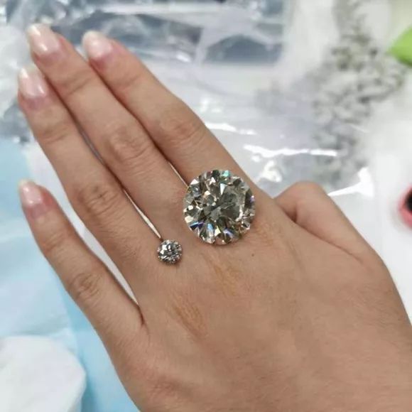 @静安人看完这波“剧透”，“逛展神器”请提前收好！#进博的热度上海的温度#