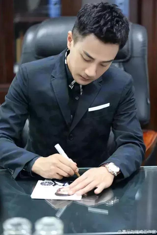 刘恺威杨幂离婚，男方被黑吃瓜群众暂不站队