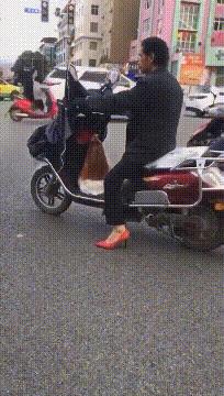 大叔刷百万礼物,大叔刷100万见网红