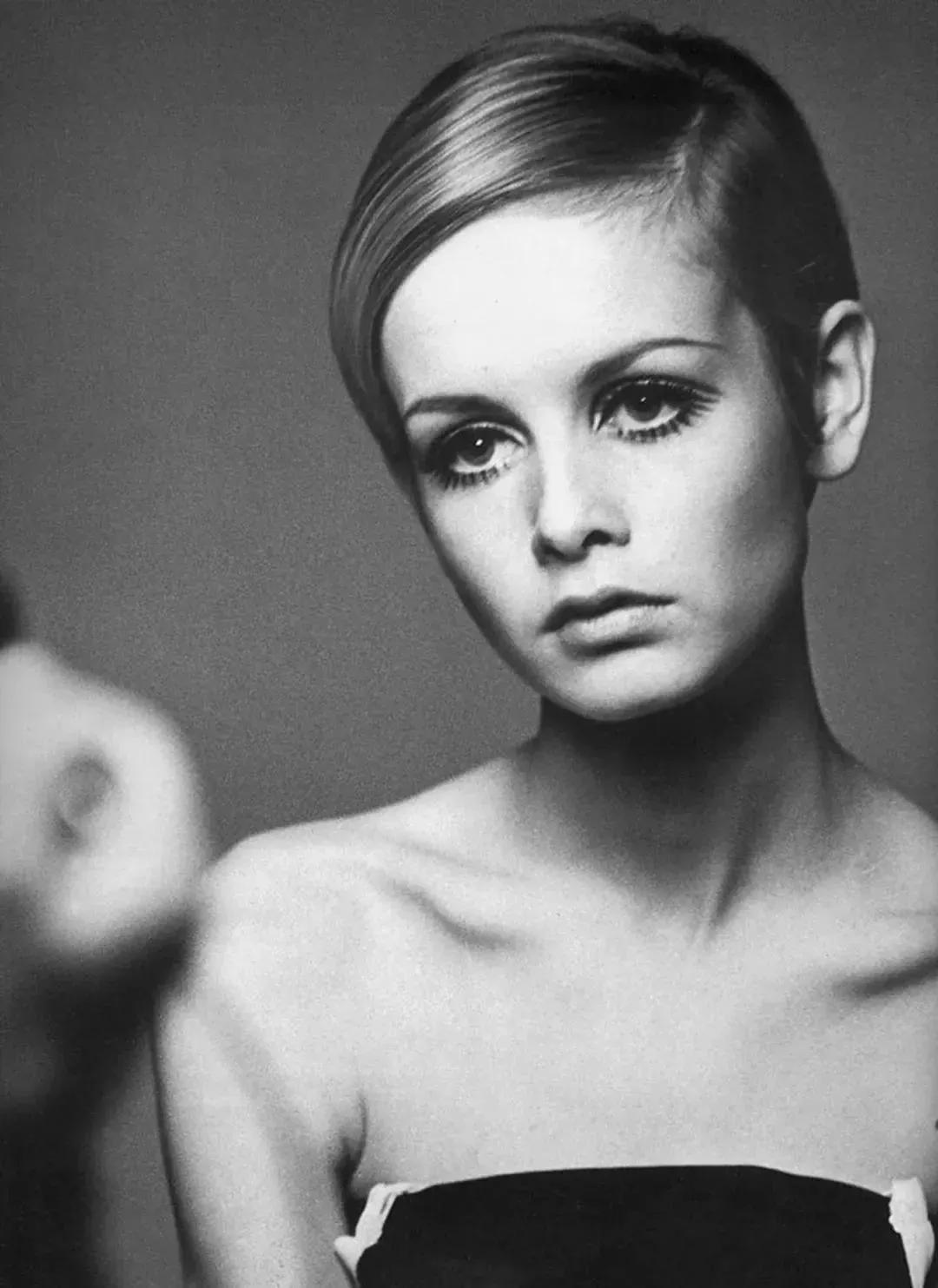 体重41kg的她，*翻推**了梦露性感丰腴的审美革命，成划时代流行符号