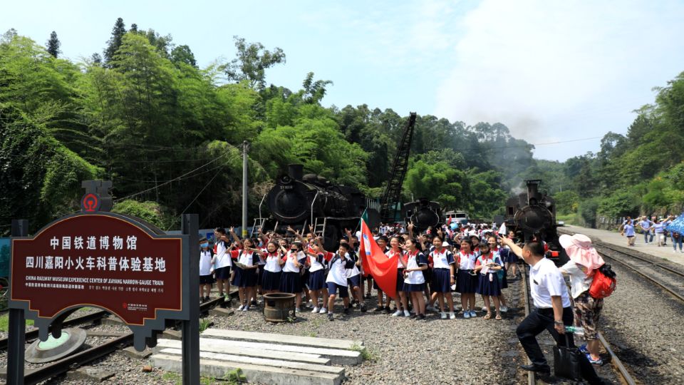 旅游蒸汽轨道观光小火车,中国最美的旅游观光小火车