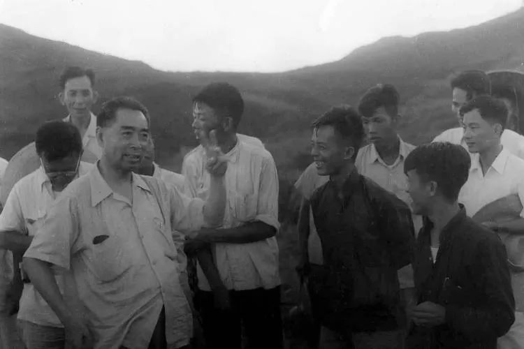 转发！今天一起缅怀“人民的好总理”周恩来