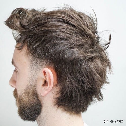 50岁鲻鱼头烫发发型,短发发型女2020流行发型鲻鱼头