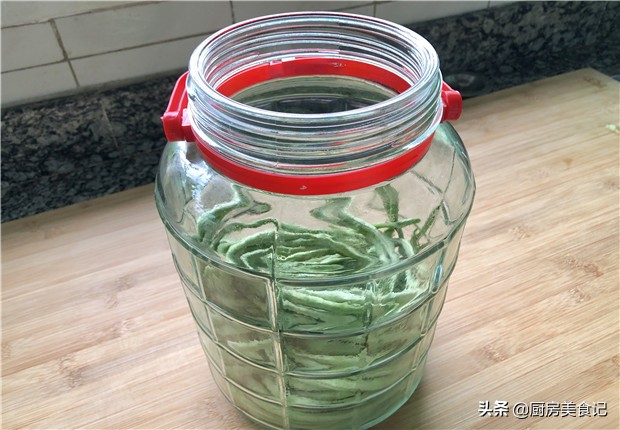四川泡菜酸豆角最正宗的做法比例,正宗四川泡菜酸豆角制作教程