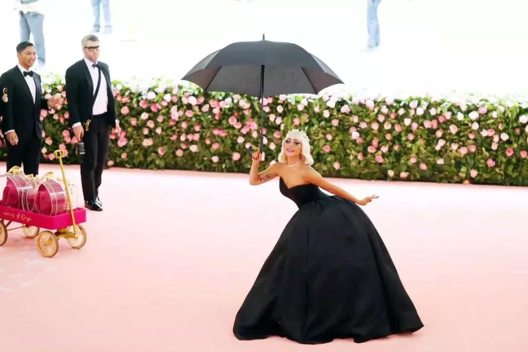 MetGala｜他们都在骗你，今年时尚奥斯卡的主题，是中国古代神话