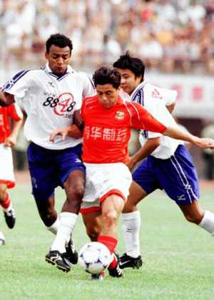 中国职业足球队现状分析,中国职业足球的荒漠与绿洲