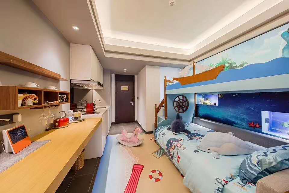 30平方米超大泳池,2000平无边泳池