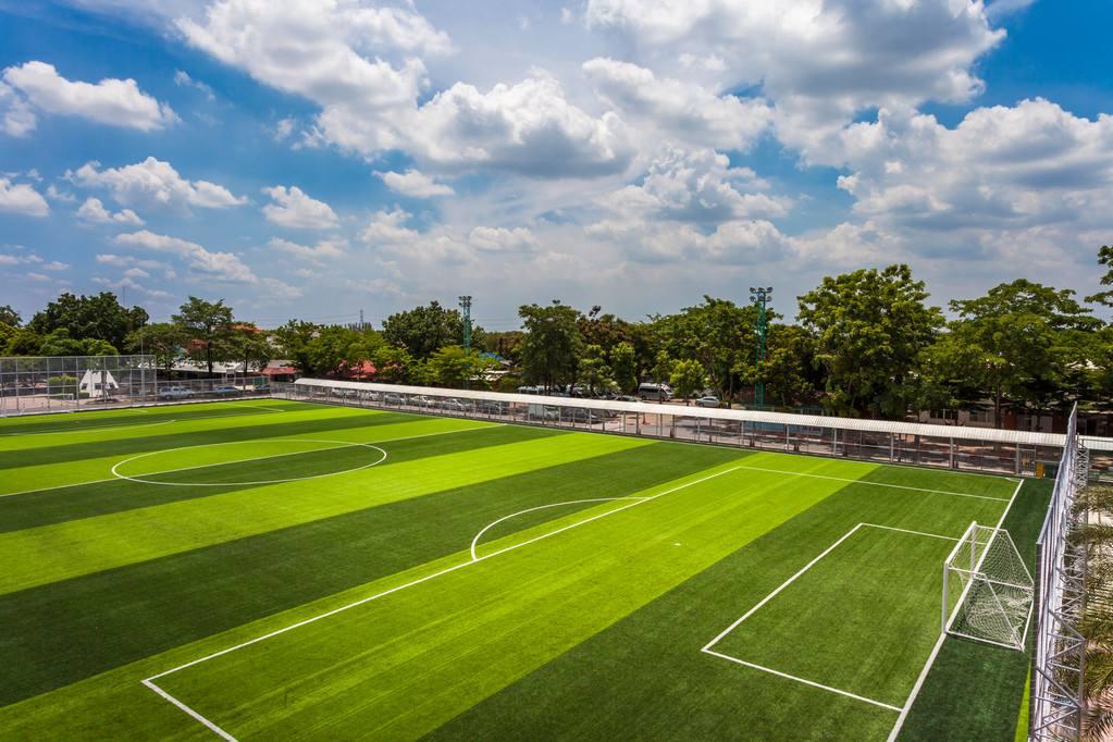 足球场上为什么守门员是最耀眼的,足球中最不起眼的位置